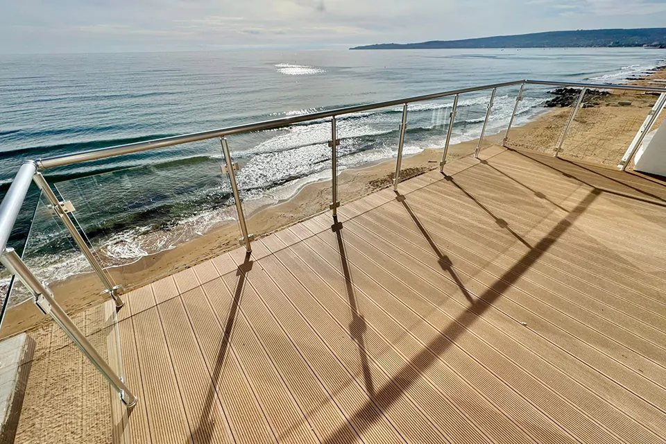 Терраса у моря